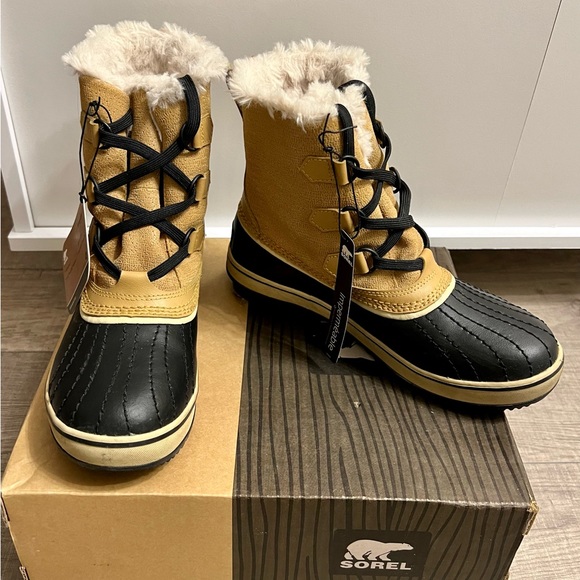 Women's Sorel Boots - NWT - Picture 2 of 4